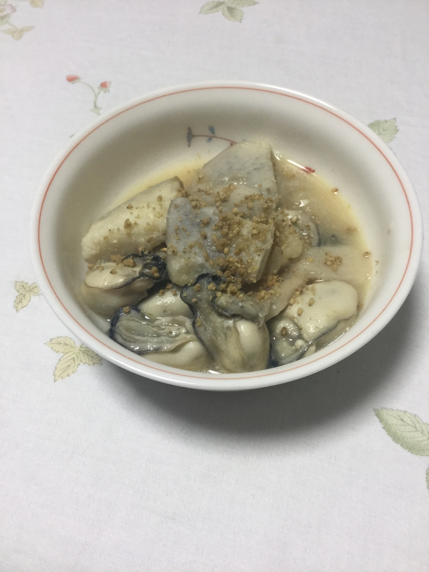 牡蠣と里芋の白味噌煮物