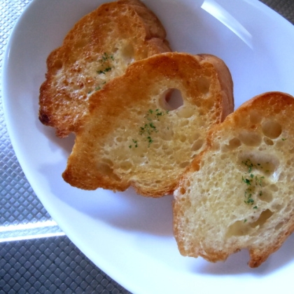 サックサクの食感にガーリックバターがあいますね♪
美味しいレシピごちそう様です。