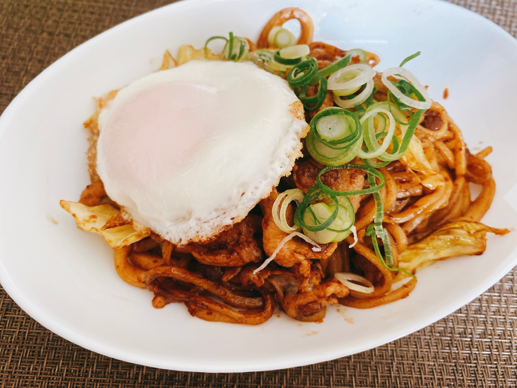 焼きそば・うどん⭐️半熟目玉焼きのせ