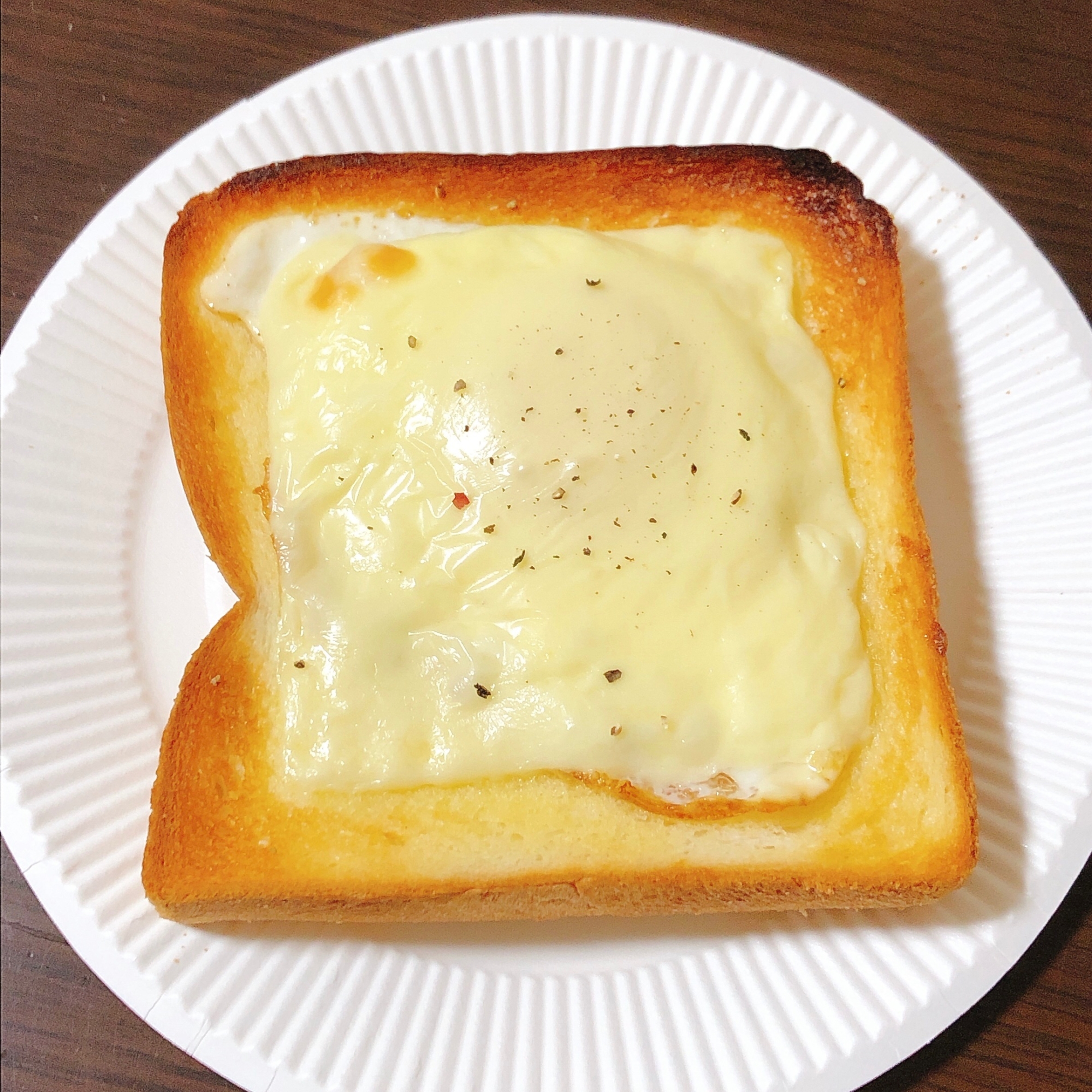 目玉焼きチーズパン