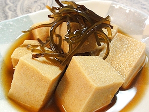 高野豆腐と塩昆布の煮物