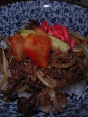 手軽に作れる　モヤシ焼肉丼