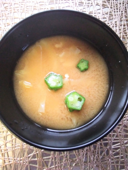 おくらキャベツ味噌汁