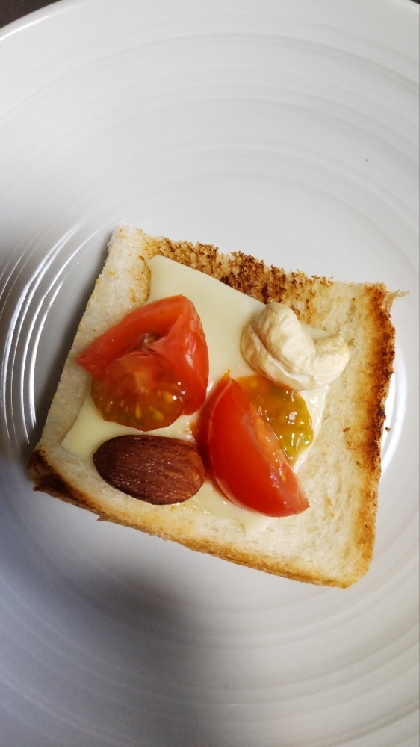 トマトナッツ♪トースト✧˖°