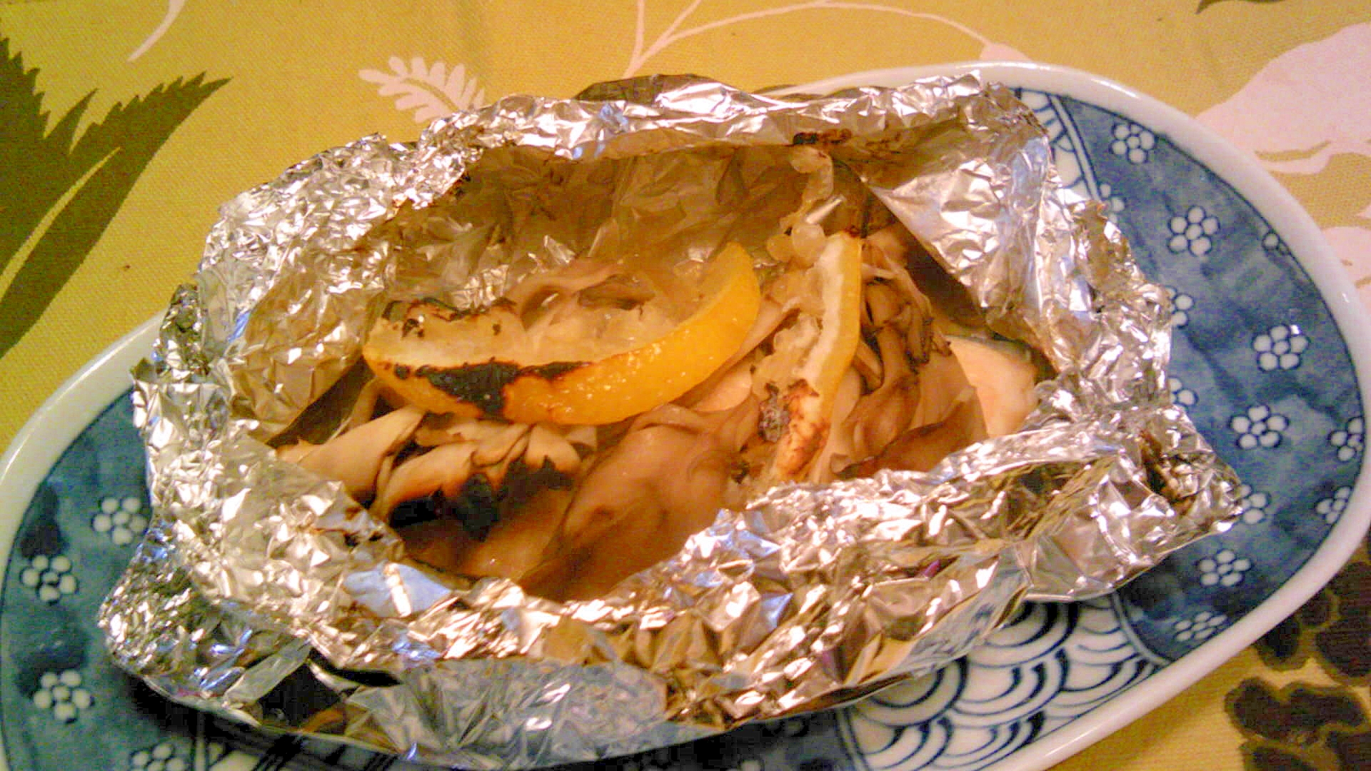 鮭と舞茸・玉葱ホイル焼き