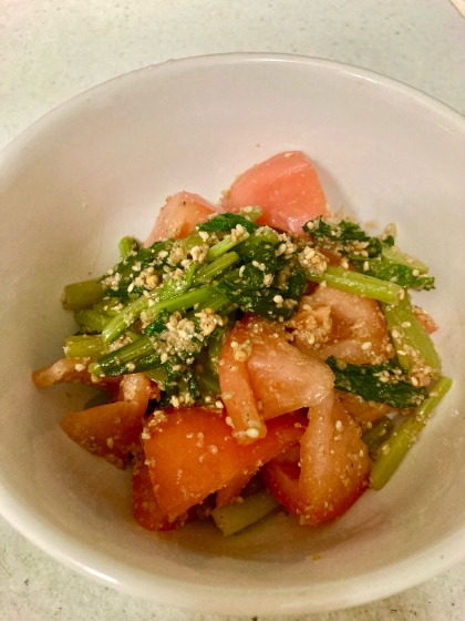 レンジで簡単♡栄養バランス◎小松菜トマトのごま和え