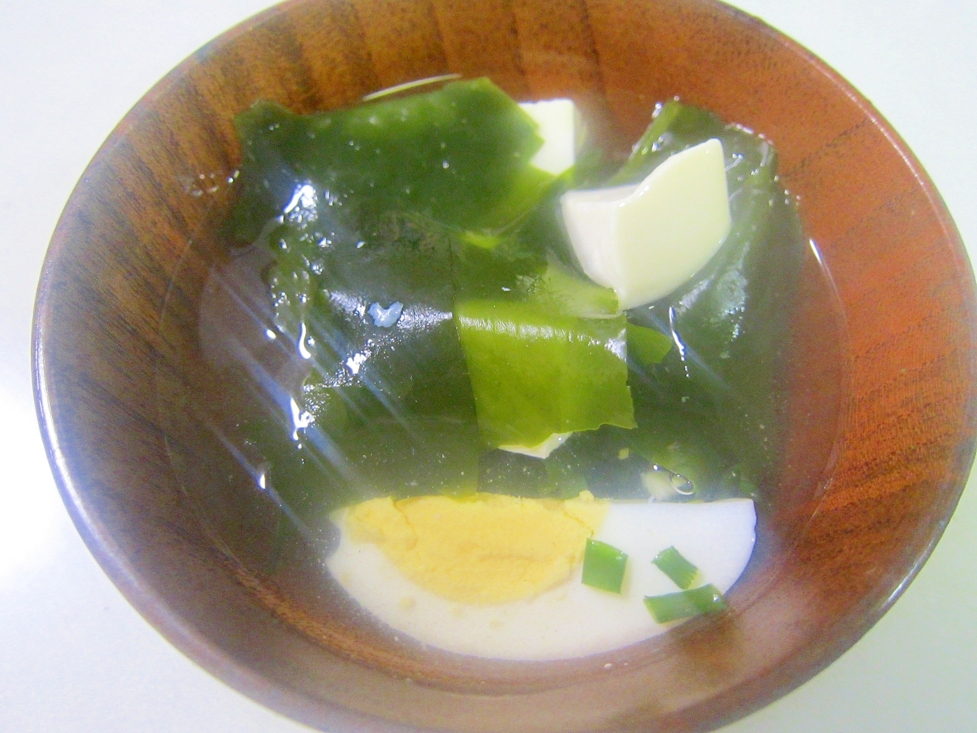 豆腐と茹で卵と若芽小葱スープ