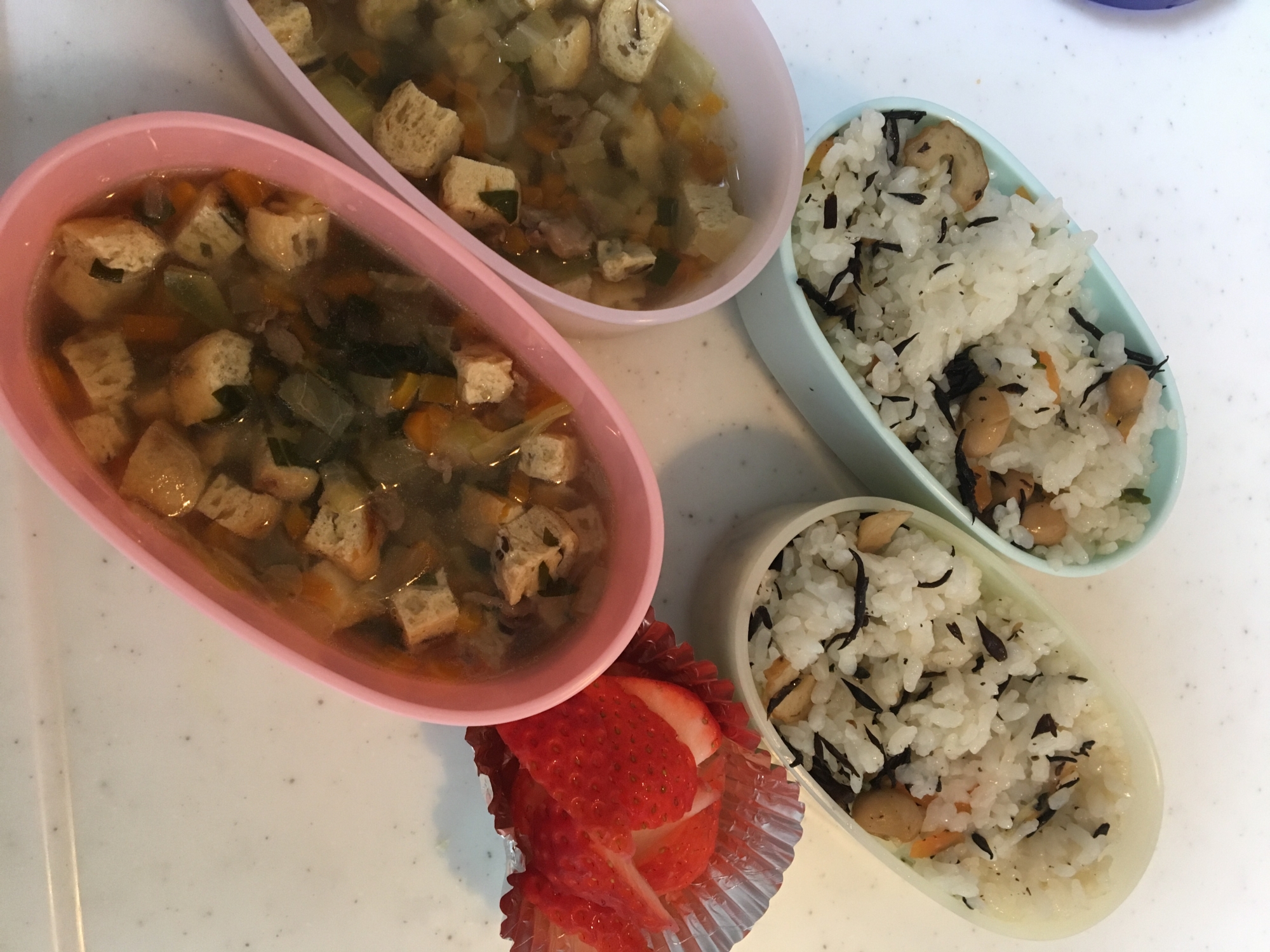 離乳食完了期 ひじきご飯とがんもの煮物弁当 レシピ 作り方 By Xmickyx 楽天レシピ