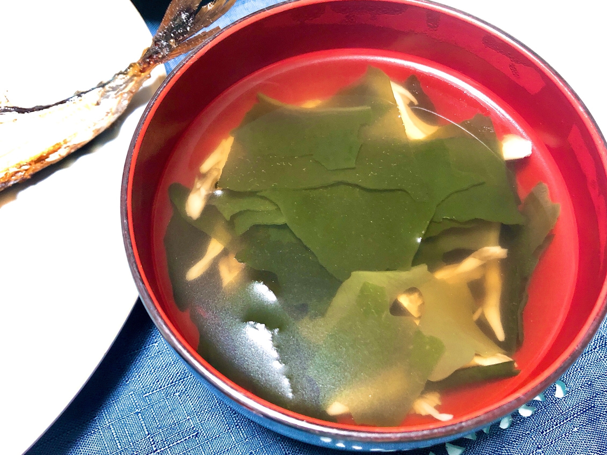 舞茸とワカメのお吸い物 レシピ 作り方 By あおい ᴗ 楽天レシピ 舞茸とワカメのお吸い物 レシピ 作り方 By あおい ᴗ 楽天レシピ