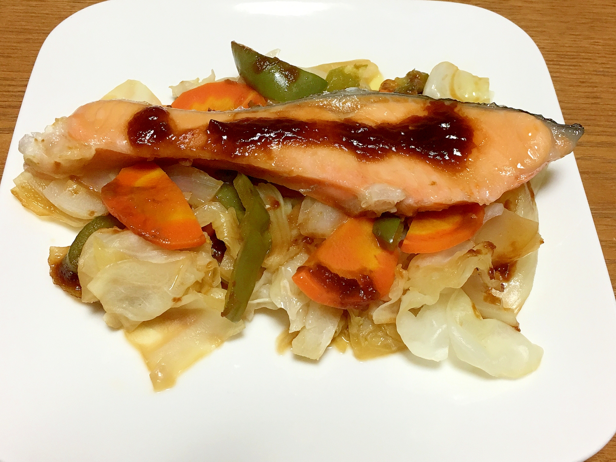 鮭と野菜の味噌蒸し焼き