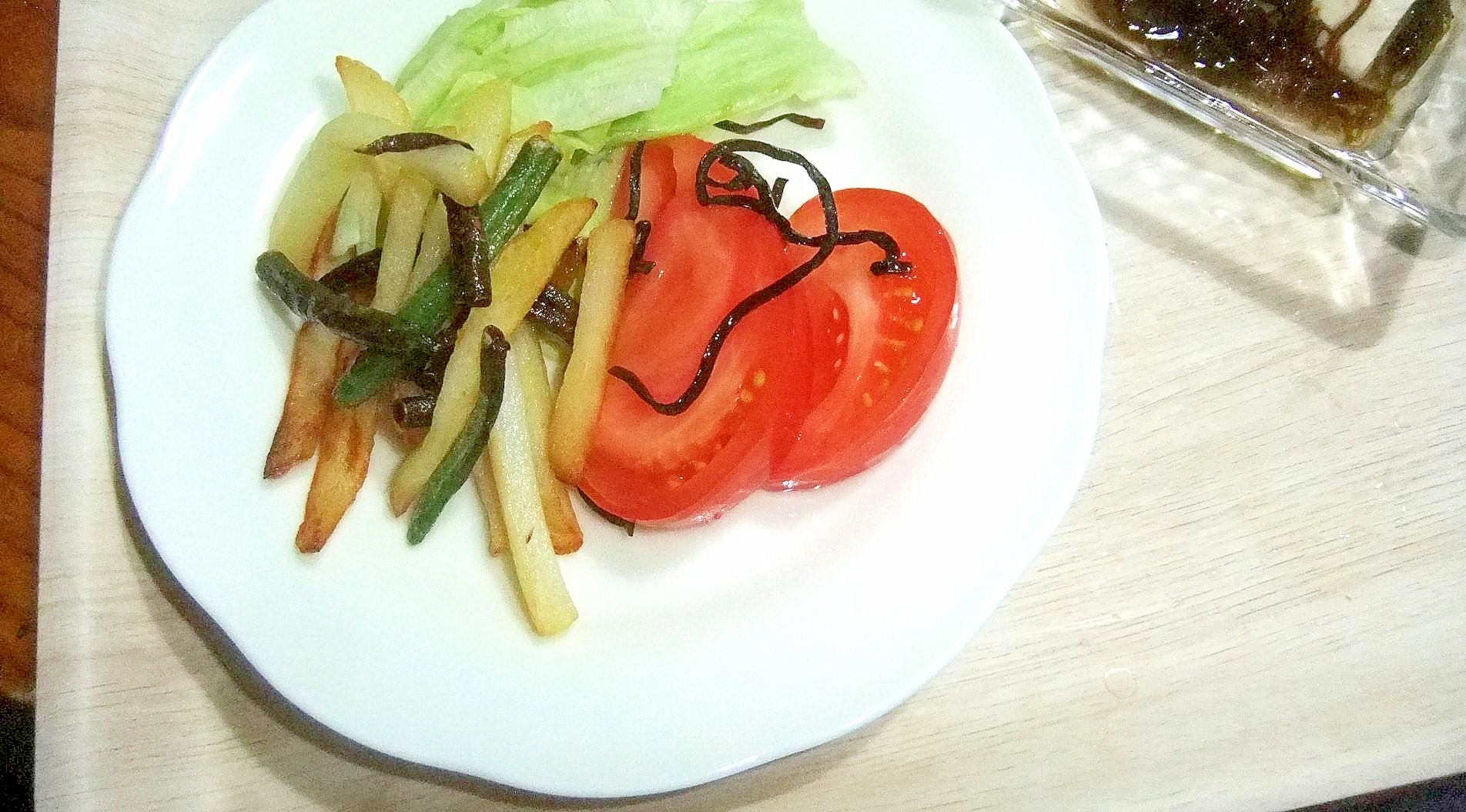 トマトと塩吹き昆布のオリーブ油和え
