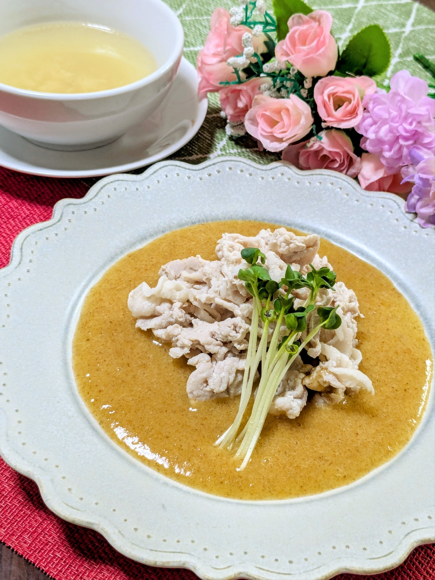 柿と甘酒ソースで豚しゃぶを♡〜味噌スープ添え〜