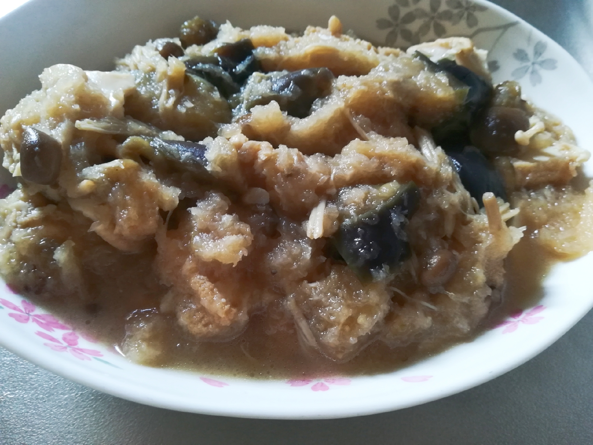 東のまるごと鍋！鶏肉となすのみぞれ煮