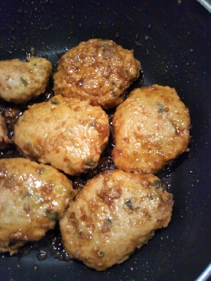 ちょっと餃子っぽいとりつくね