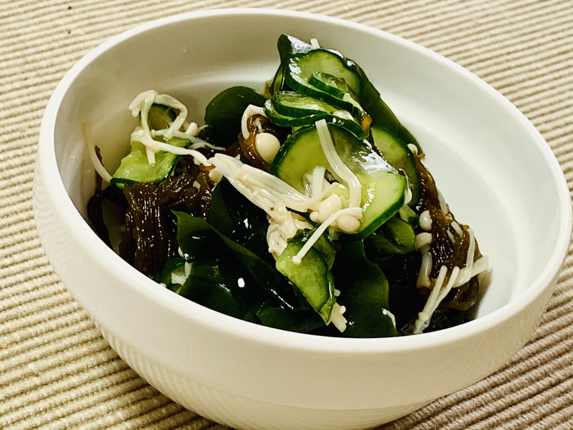 糖質制限中の作り置き!もずくとワカメの酢の物