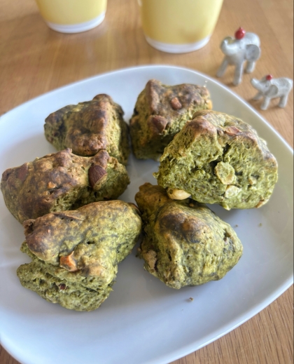 うーころちゃんさん、抹茶のスコーンをつくりました♪濃厚な抹茶味で、サクサクの美味しいスコーンができました。簡単だったので、また作ってみますね❣️