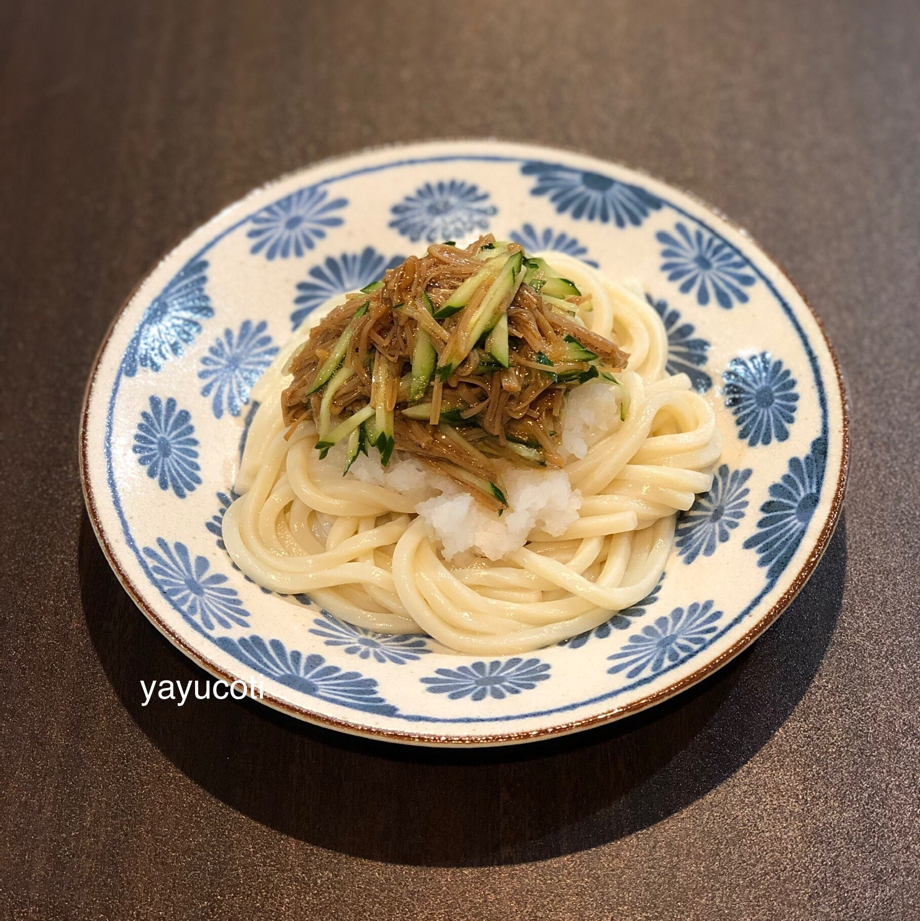 夏にぴったり！なめ茸きゅうりおろしうどん