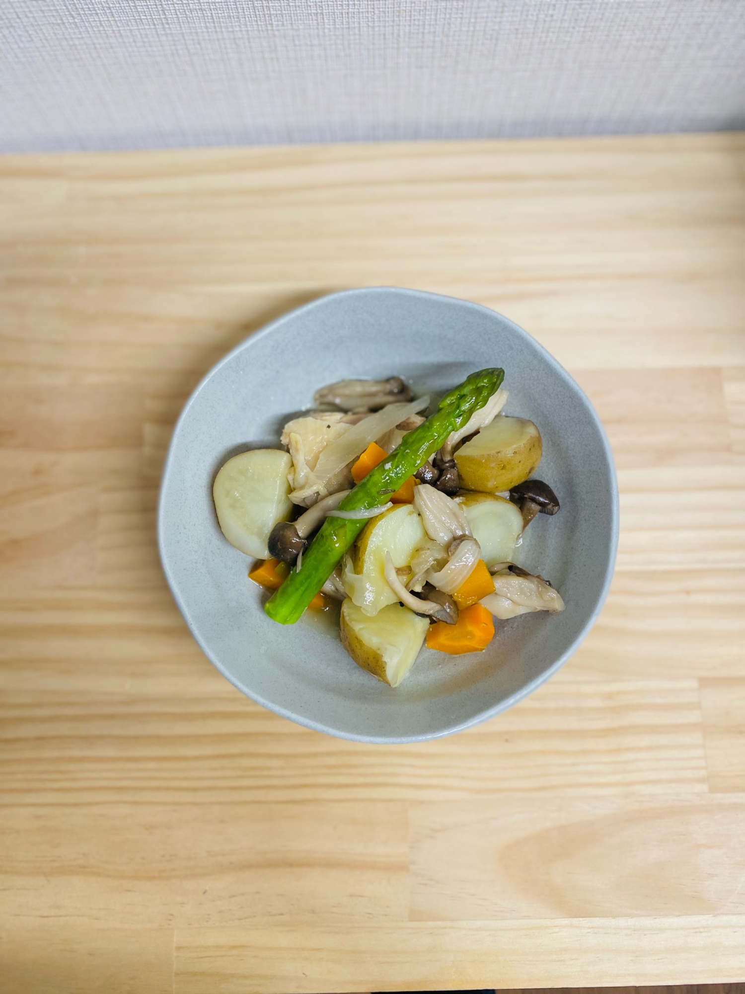 切りながら煮る！放ったらかし鶏モモと野菜の蒸し煮