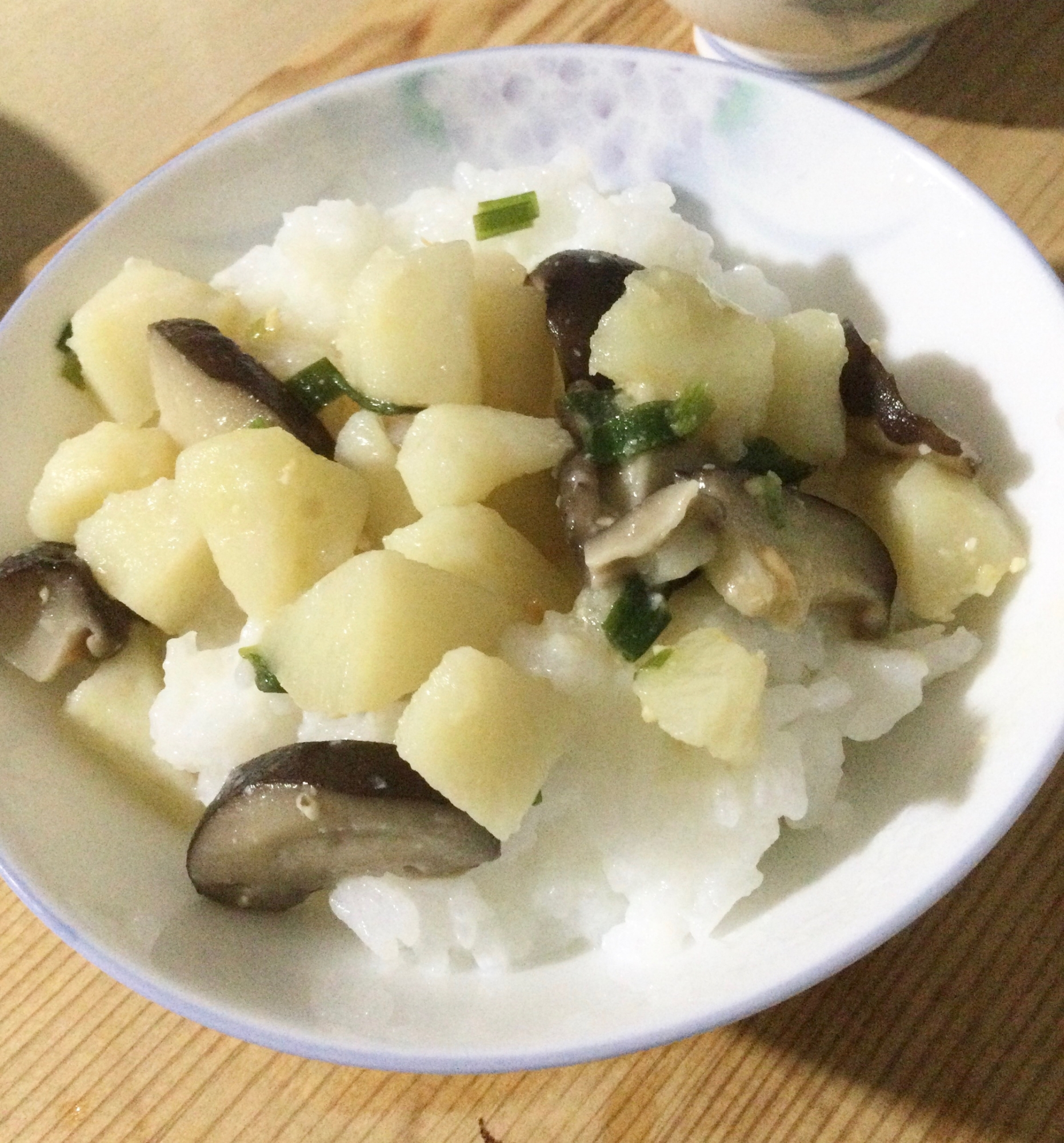 じゃが芋と椎茸の味噌煮丼(◡̈*)