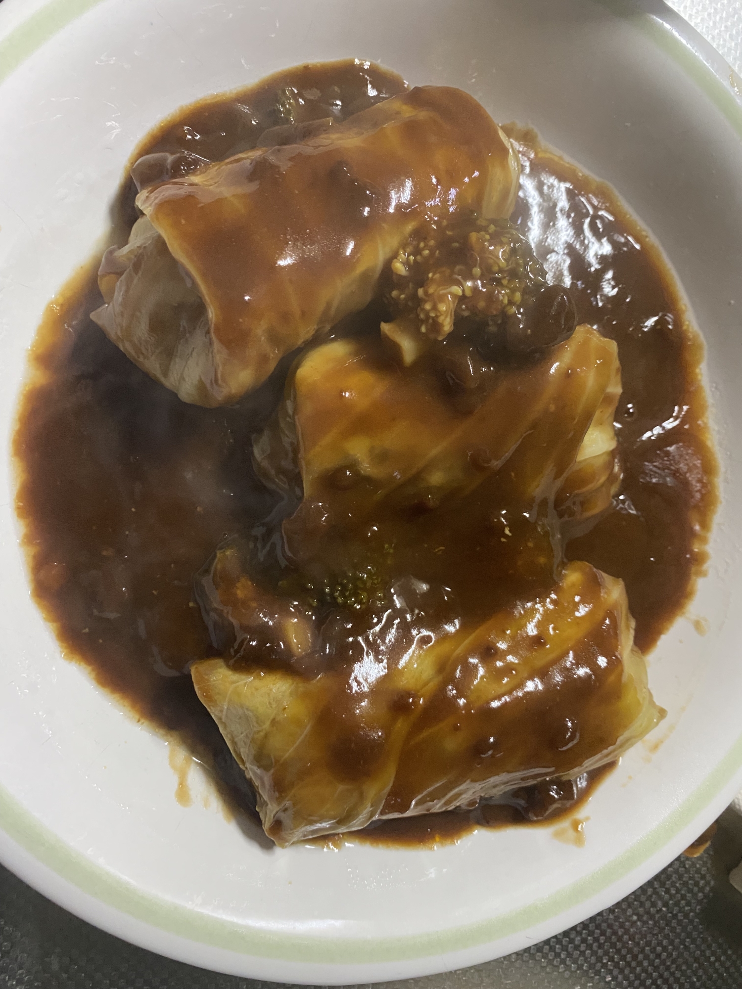 にんにく醤油が決め手！ミニロールキャベツシチュー