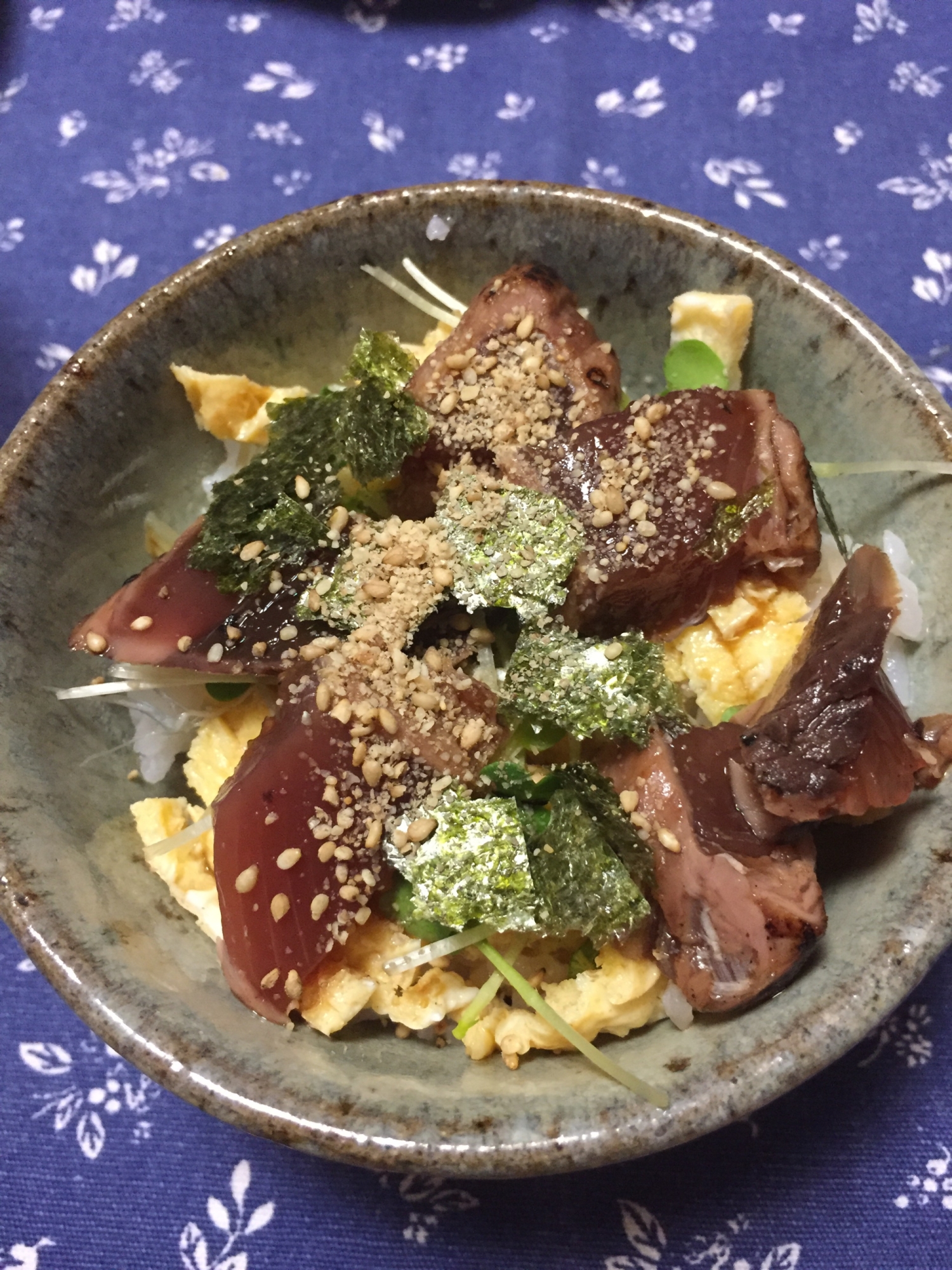 鰹のゴマポン丼