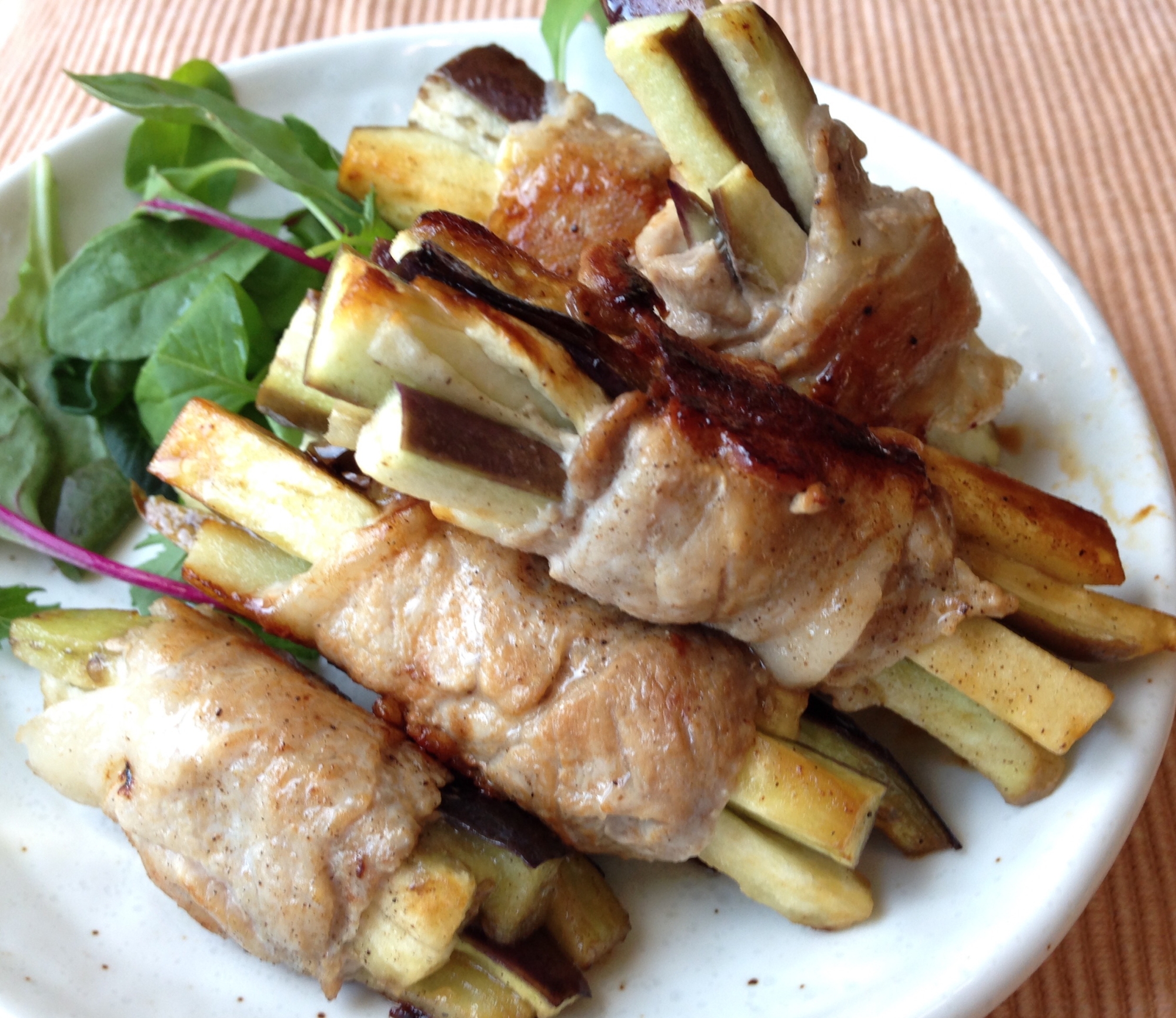 お弁当に!簡単手軽なナスの肉巻き。