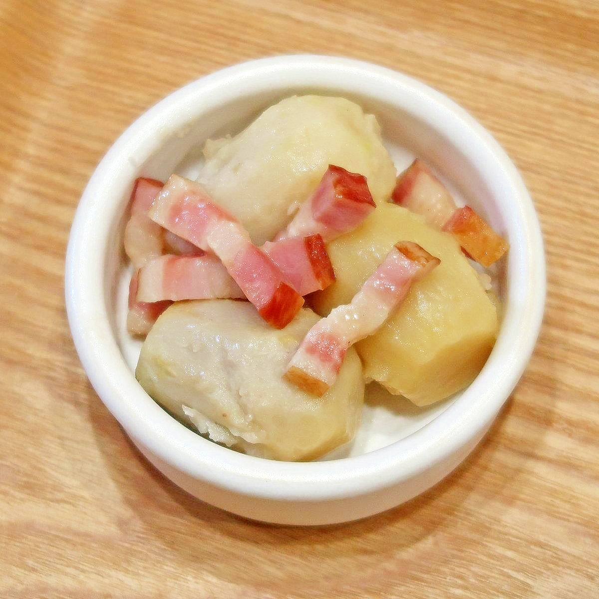 里芋とベーコンのコンソメ煮☆里芋の洋風煮物