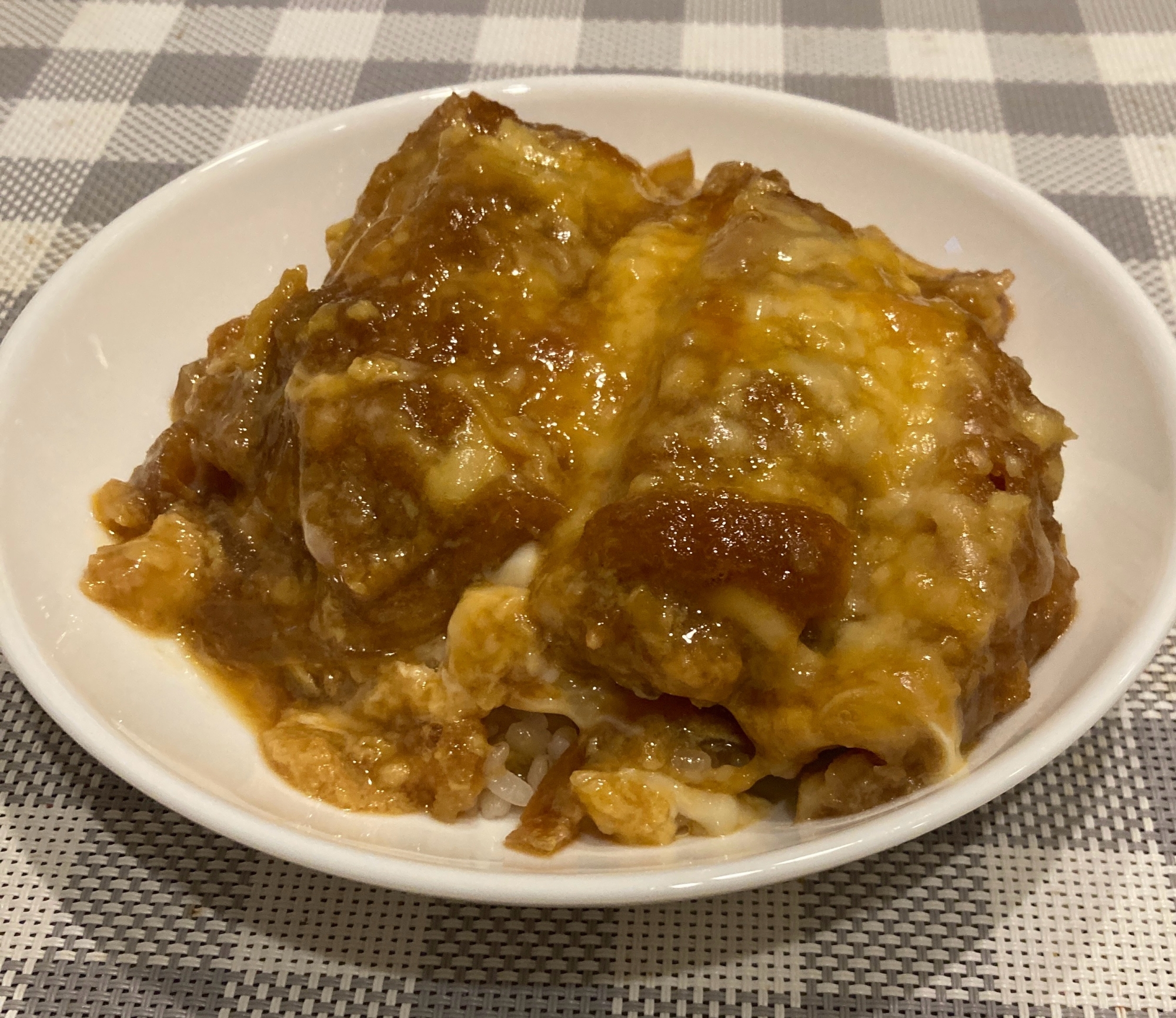 チーズカツ丼