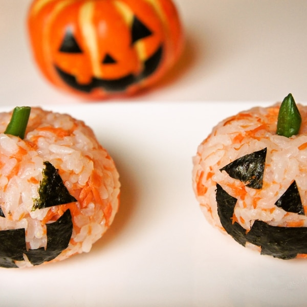 ハロウィンに おばけかぼちゃのおにぎり レシピ 作り方 By すたーびんぐ 楽天レシピ ハロウィンに おばけかぼちゃのおにぎり レシピ 作り方 By すたーびんぐ 楽天レシピ