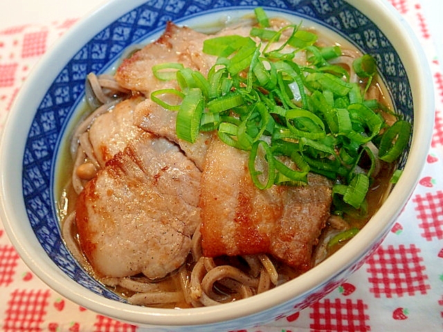 金山寺味噌と白だしで　豚バラのっけ蕎麦♬