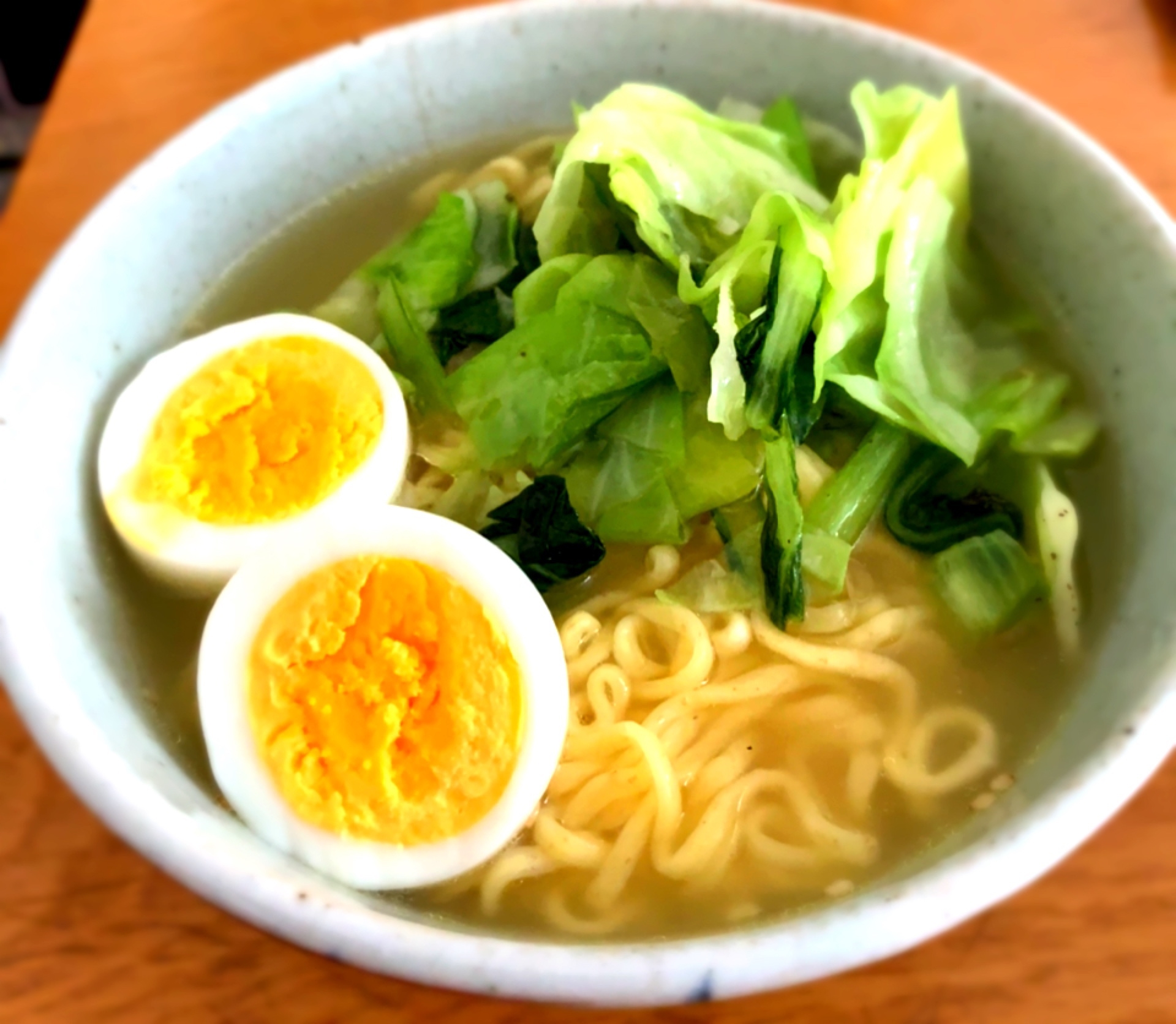 ゆでたまご入り塩ラーメン