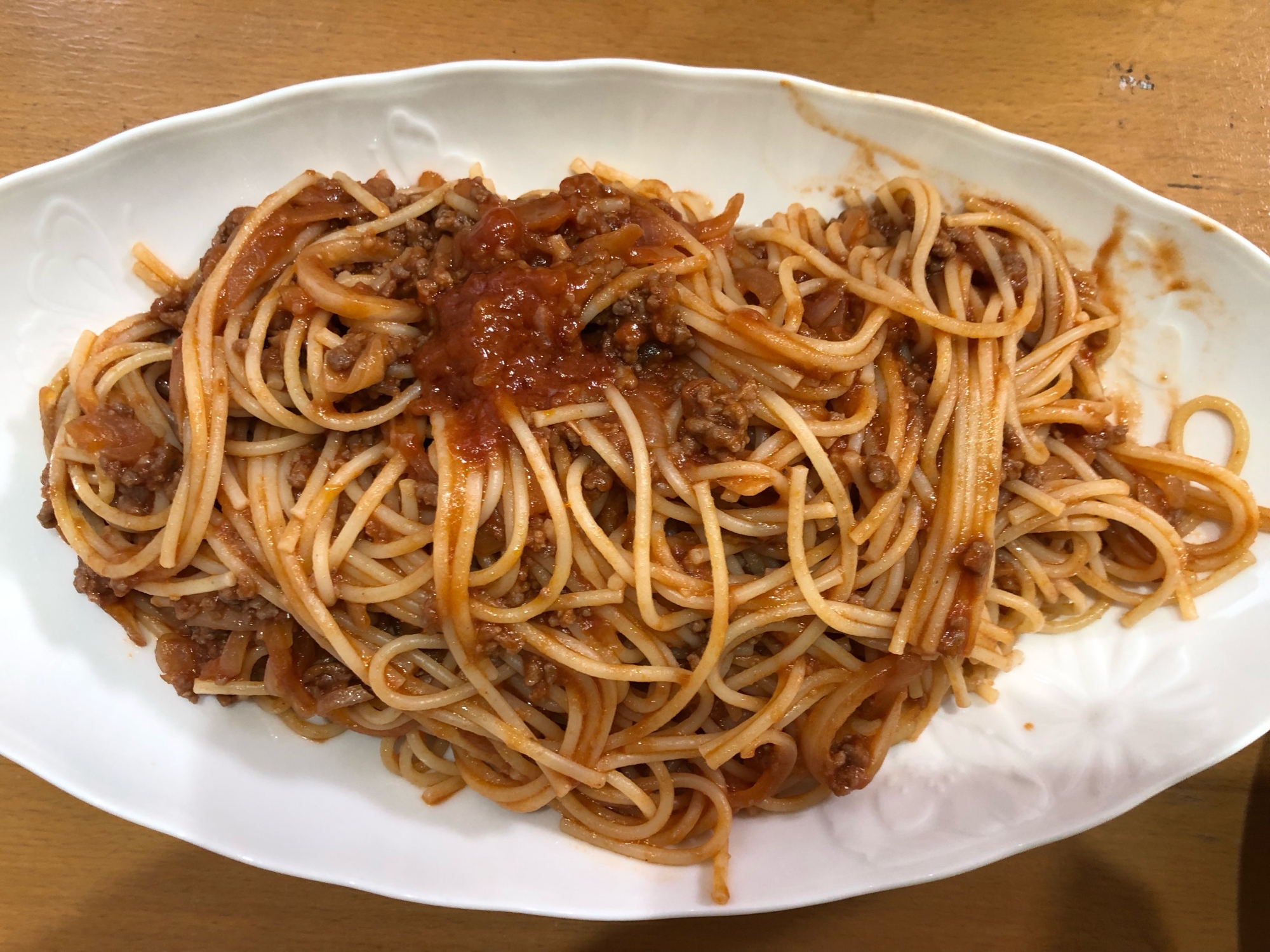 お肉たっぷりミートパスタ