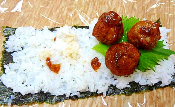 肉団子を挟んだおにぎらず レシピ 作り方 By デラみーやん 楽天レシピ 肉団子を挟んだおにぎらず レシピ 作り方 By デラみーやん 楽天レシピ