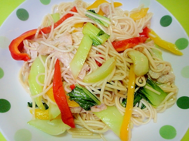 チンゲン菜とパプリカ豚肉のひやむぎ炒め