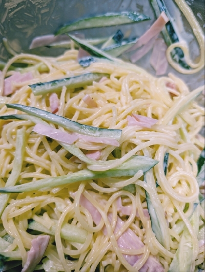 普通のスパゲッティサラダ