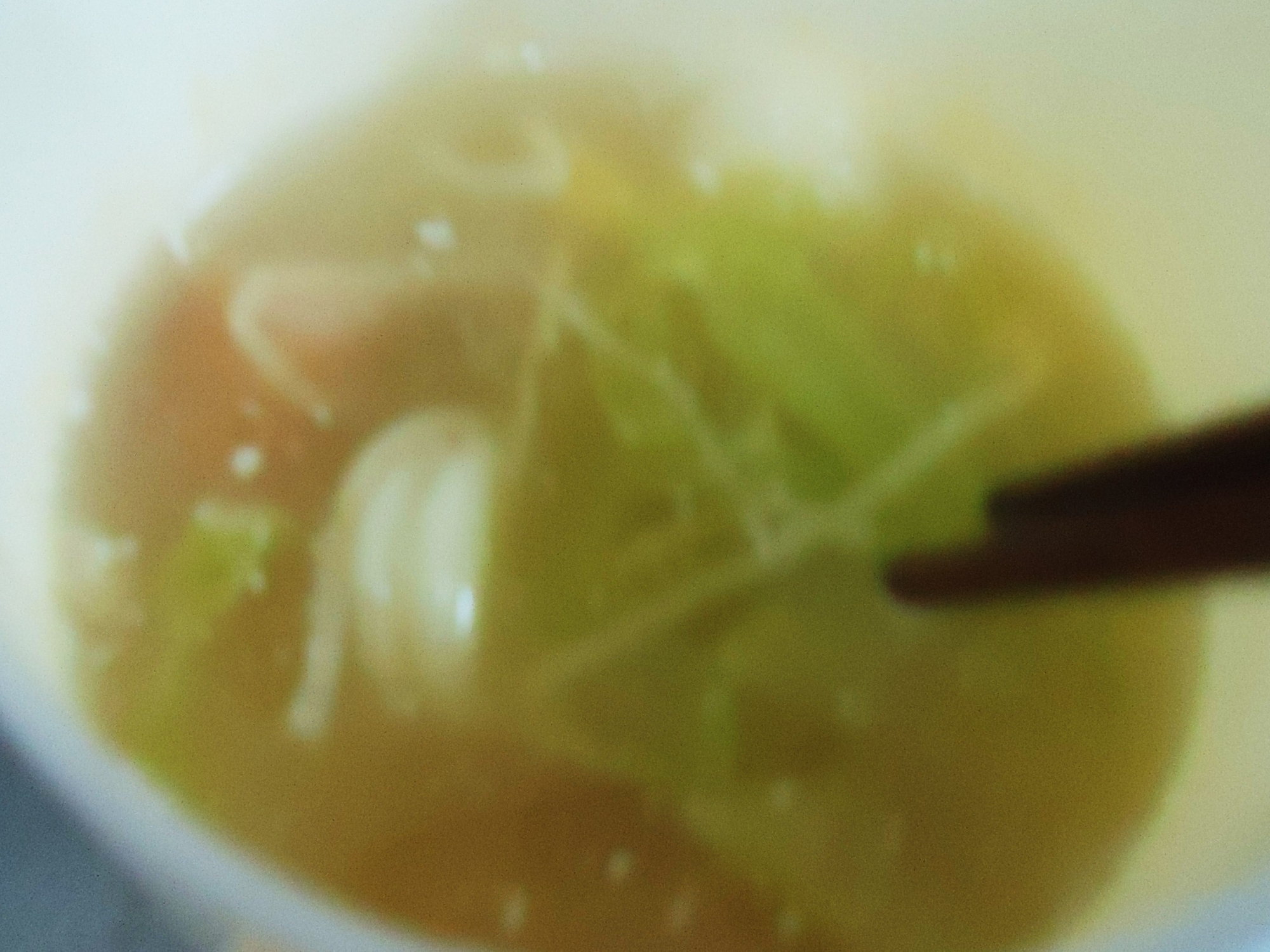 キャベツと豆もやしの簡単スープ