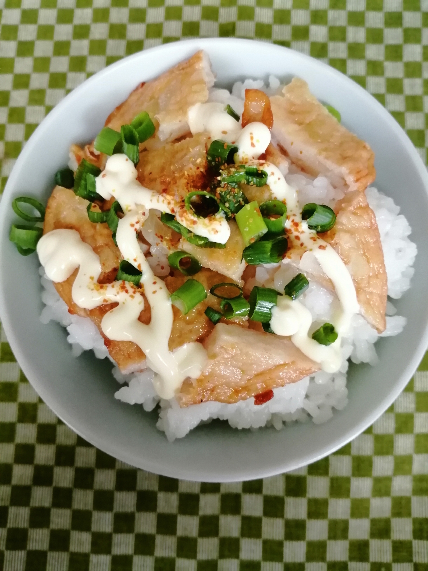 さつま揚げとネギつゆマヨご飯