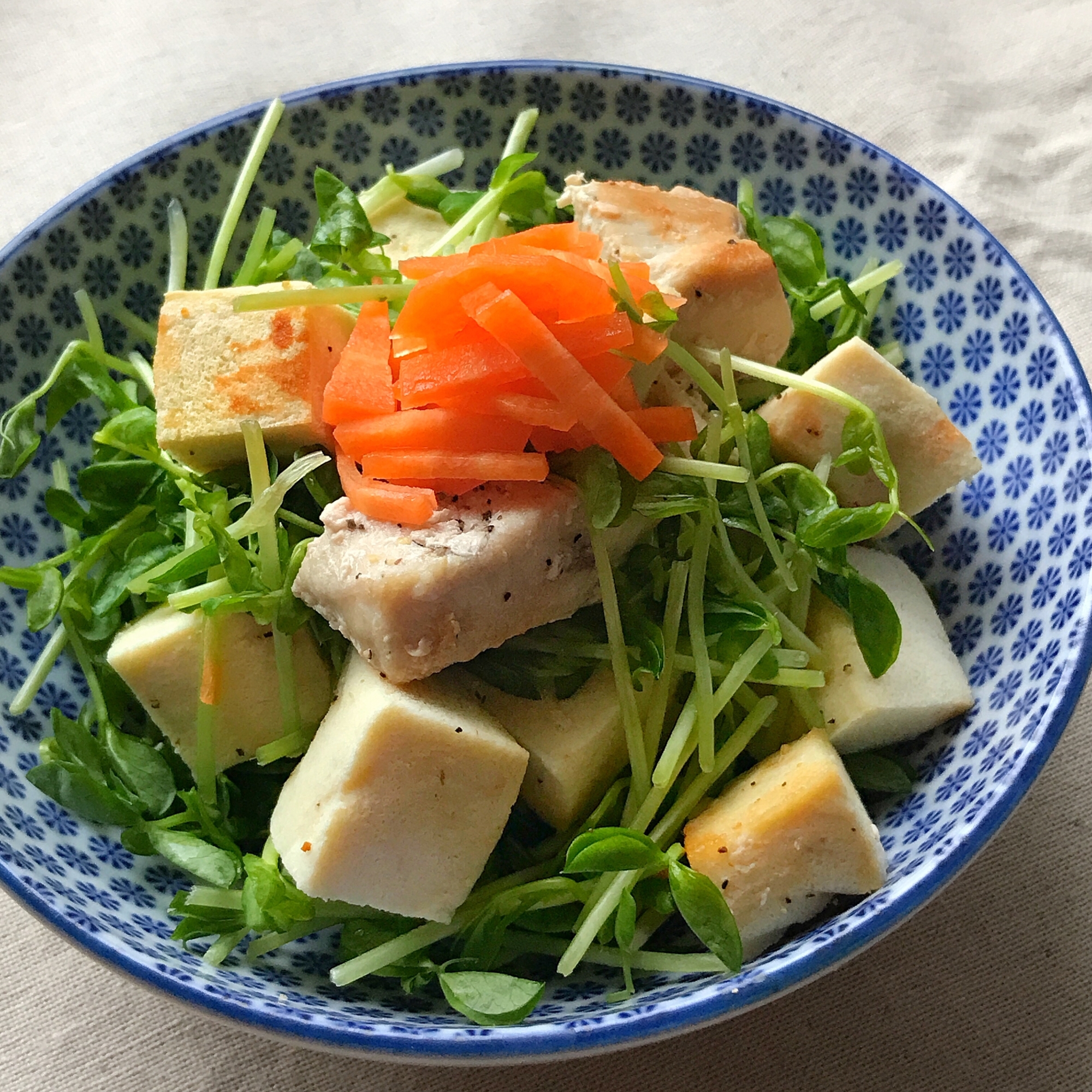 鶏肉と高野豆腐のおかずサラダ