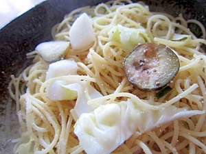 鱈子と茄子きゃべつ烏賊のパスタ