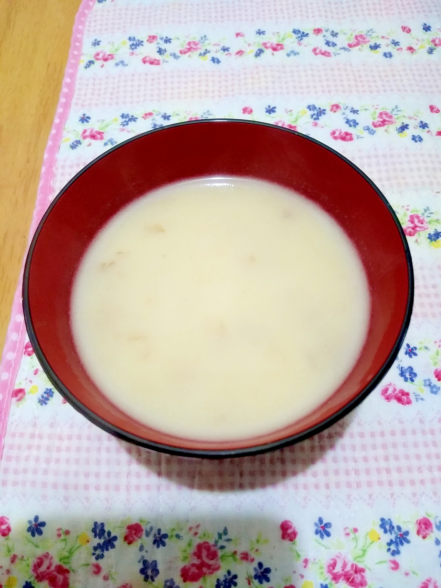 ほっこり甘めの優しいお味！白味噌のお味噌汁♪