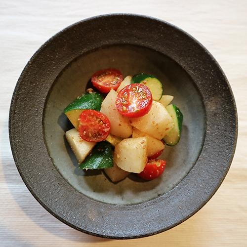 梨のサラダ 金ごまドレッシング