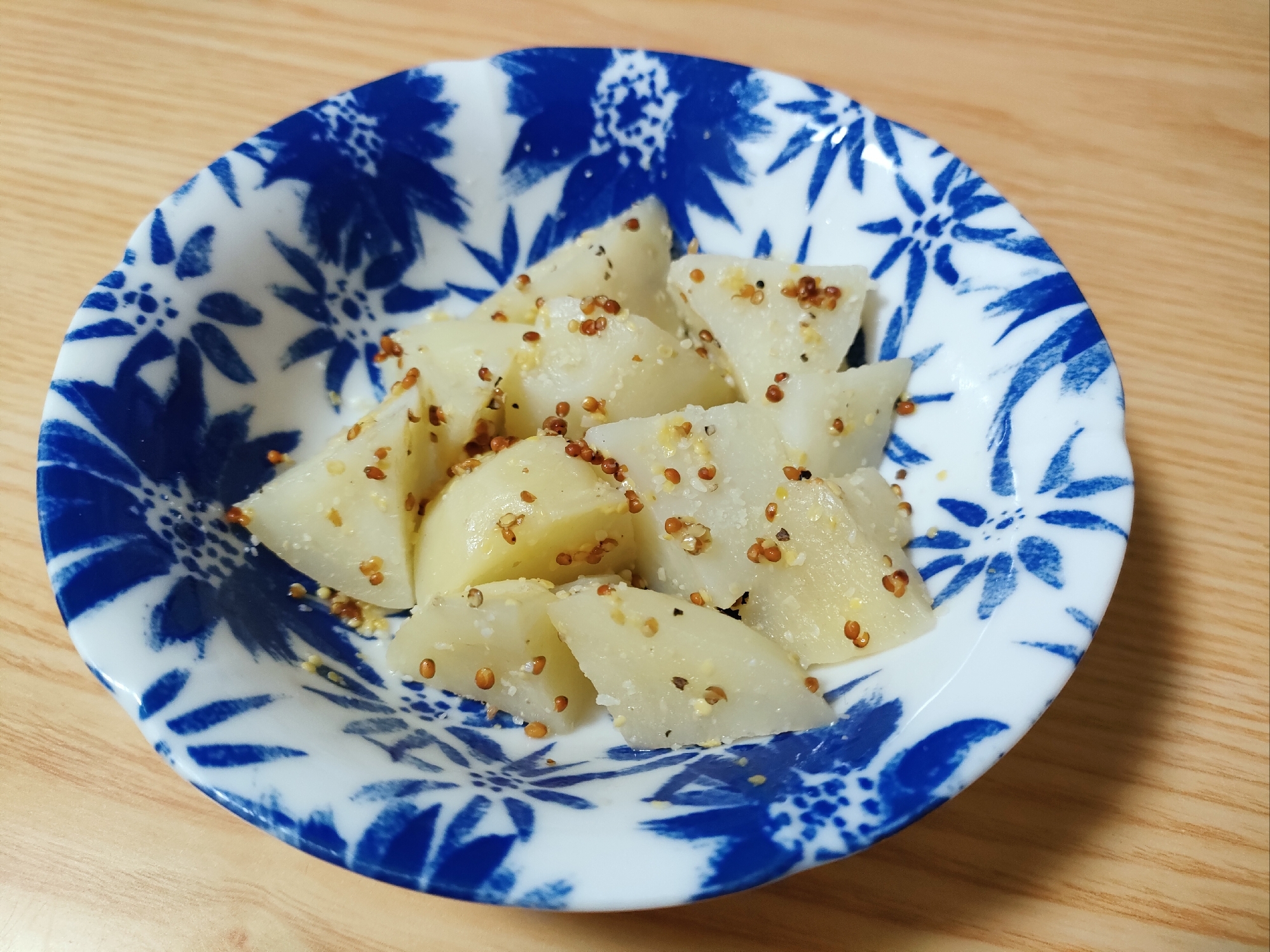 じゃがいもの粉チーズ粒マスタード和え