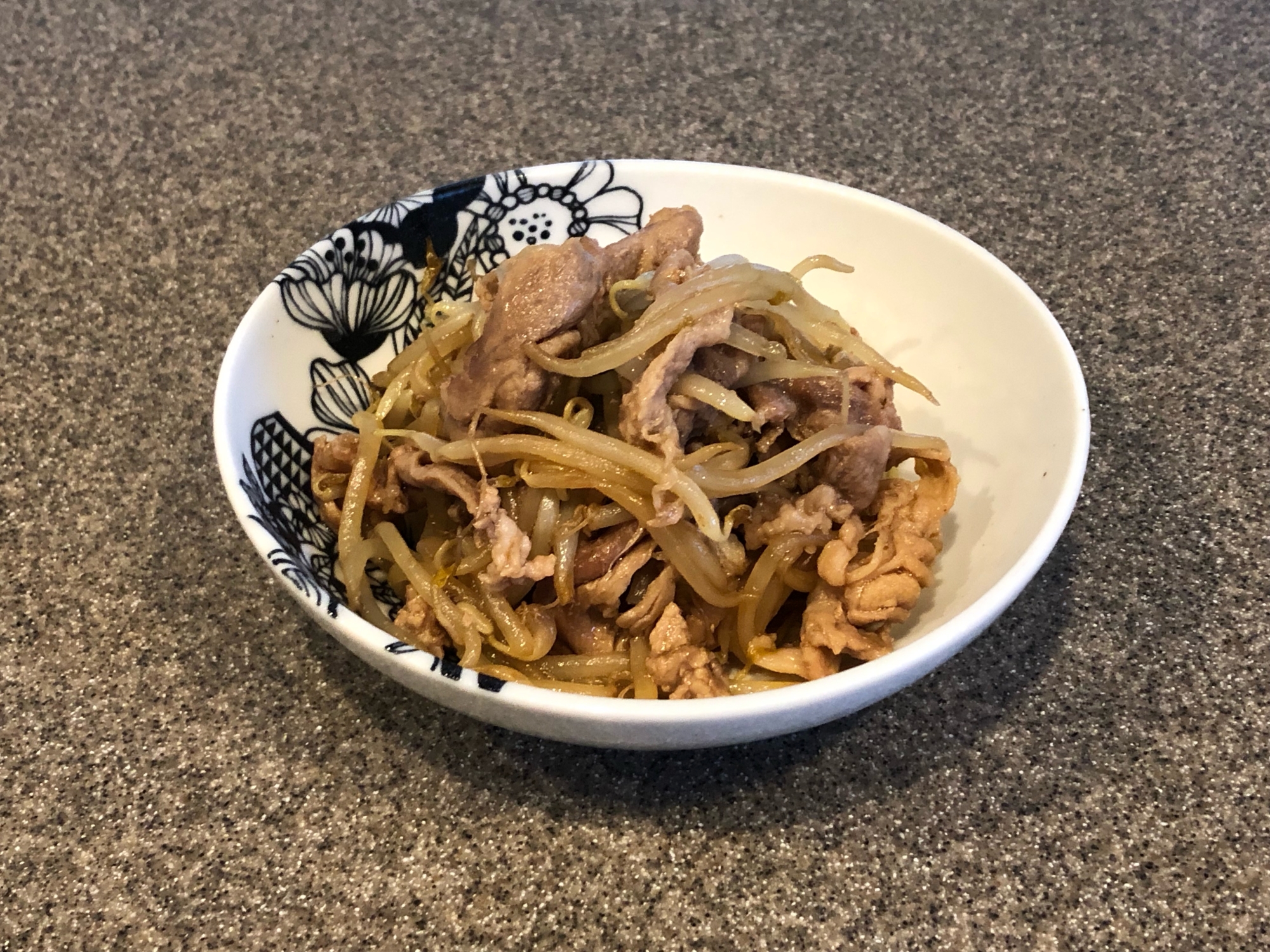 豚肉ともやしだけなのに満足 簡単甘辛炒め レシピ 作り方 By ちぃころ 楽天レシピ 豚肉ともやしだけなのに満足 簡単甘辛炒め レシピ 作り方 By ちぃころ 楽天レシピ