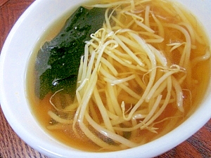 韓国スープで朝の元気☆　｢もやしとワカメのスープ｣