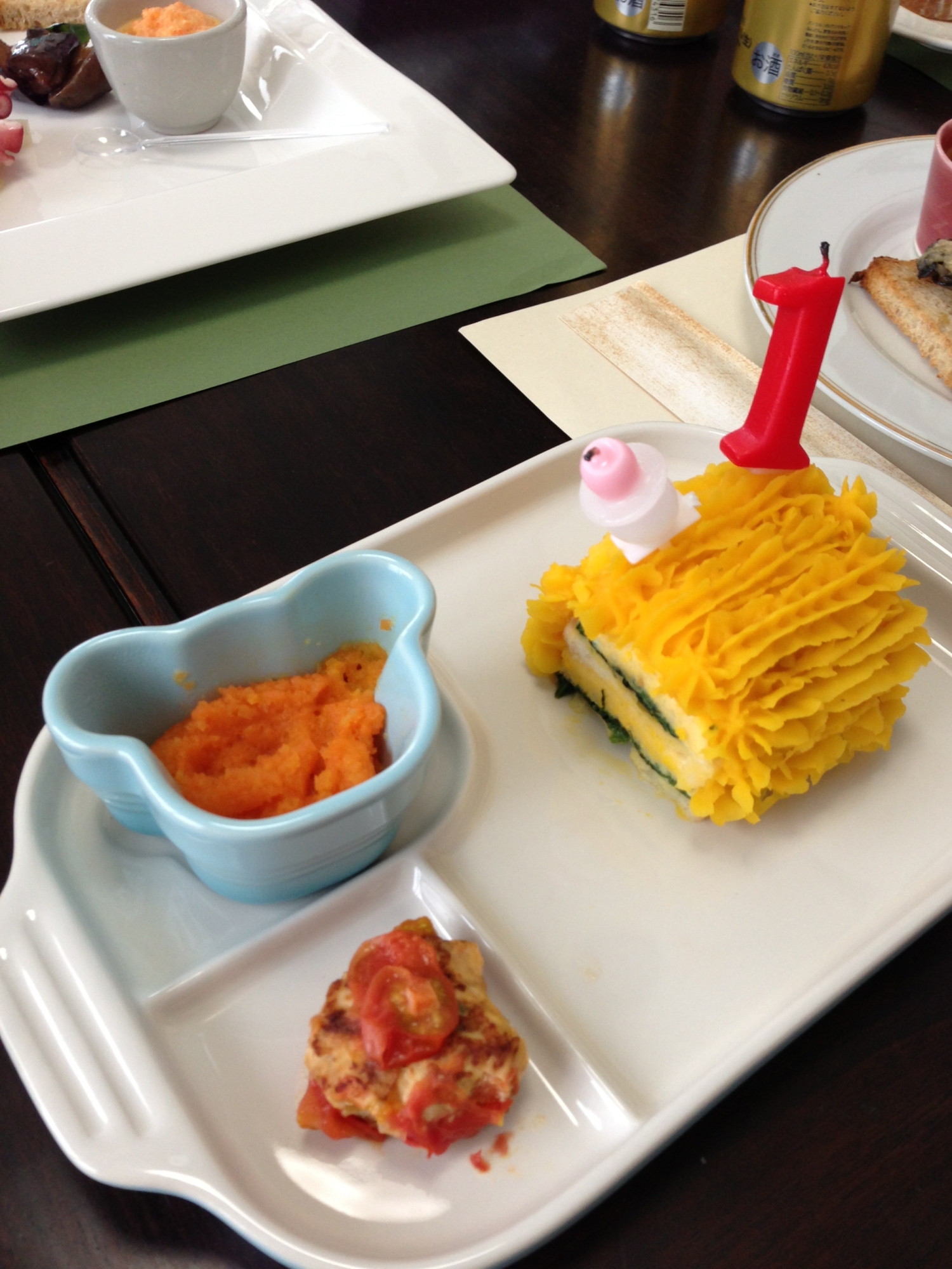 1歳バースデー カボチャクリームでデコレーション