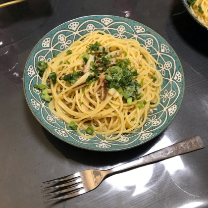 小ネギを追加しました！
椎茸だけになってしまったのですが、バターの香りとキノコの香りとニンニクの香りが良いですね。
夫に好評でした！