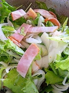 甘酸っぱいザクロ酢を使った「野菜のマリネ」