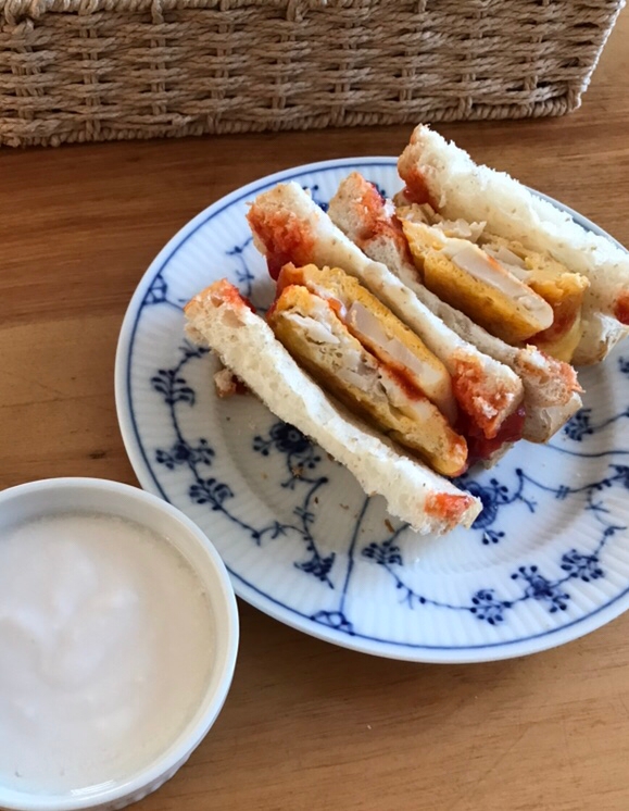 レンコン卵焼きサンドの朝ごはん