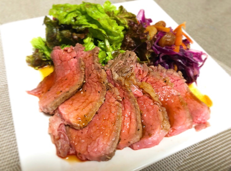 おもてなしにも!炊飯器で簡単ローストビーフ❤