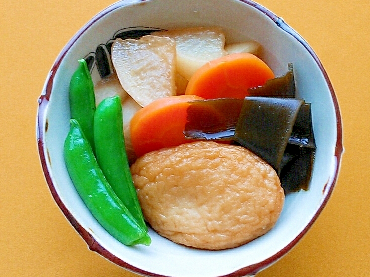 すき焼きタレでじゃが芋と昆布とスナップエンドウ煮物